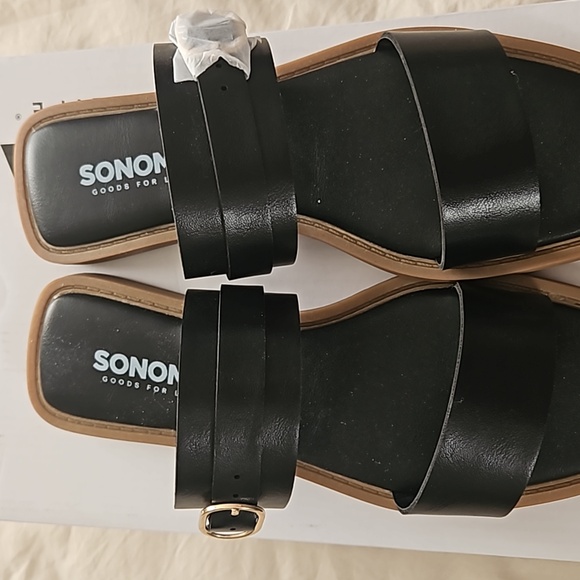 Sandals - Picture 2 of 3